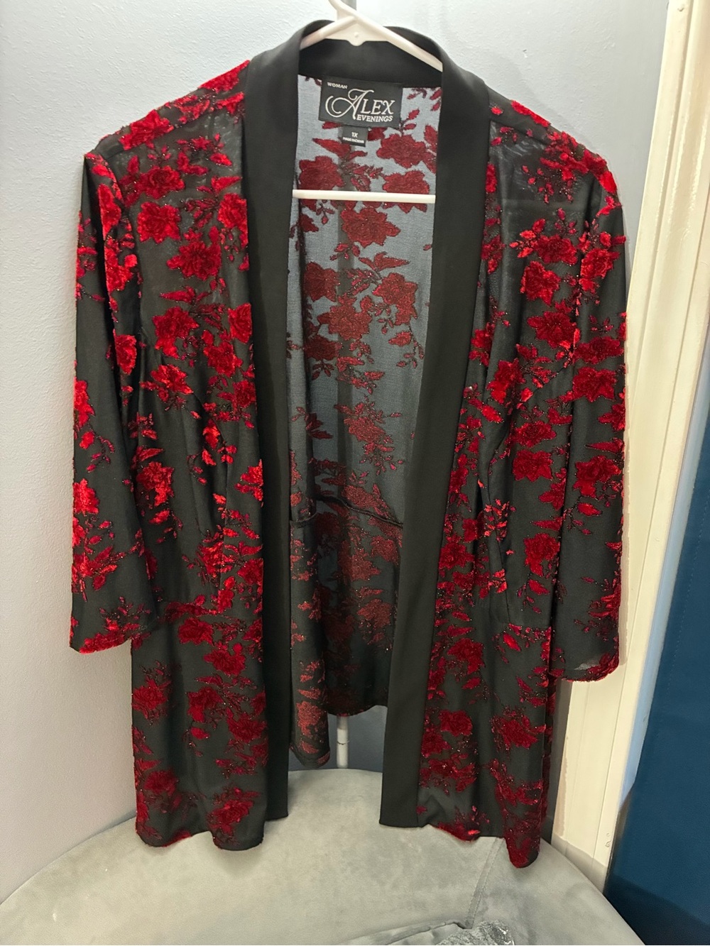 🔥Hot item🔥 Alex Evenings Black Sheer Kimono Robe with Red Floral Lace